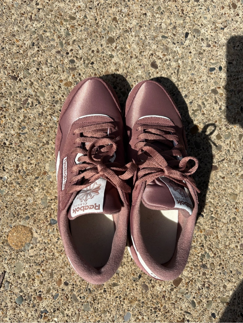 Women’s Reebok Classic - Picture 3 of 4